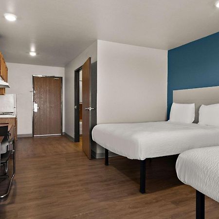 Woodspring Suites Champaign Near University Екстериор снимка
