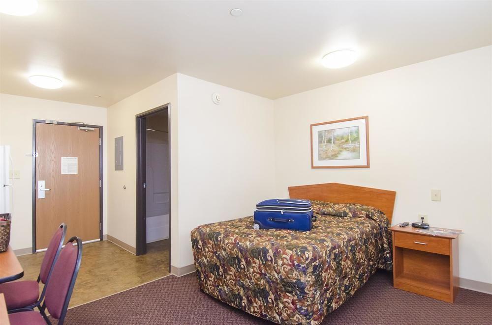 Woodspring Suites Champaign Near University Екстериор снимка