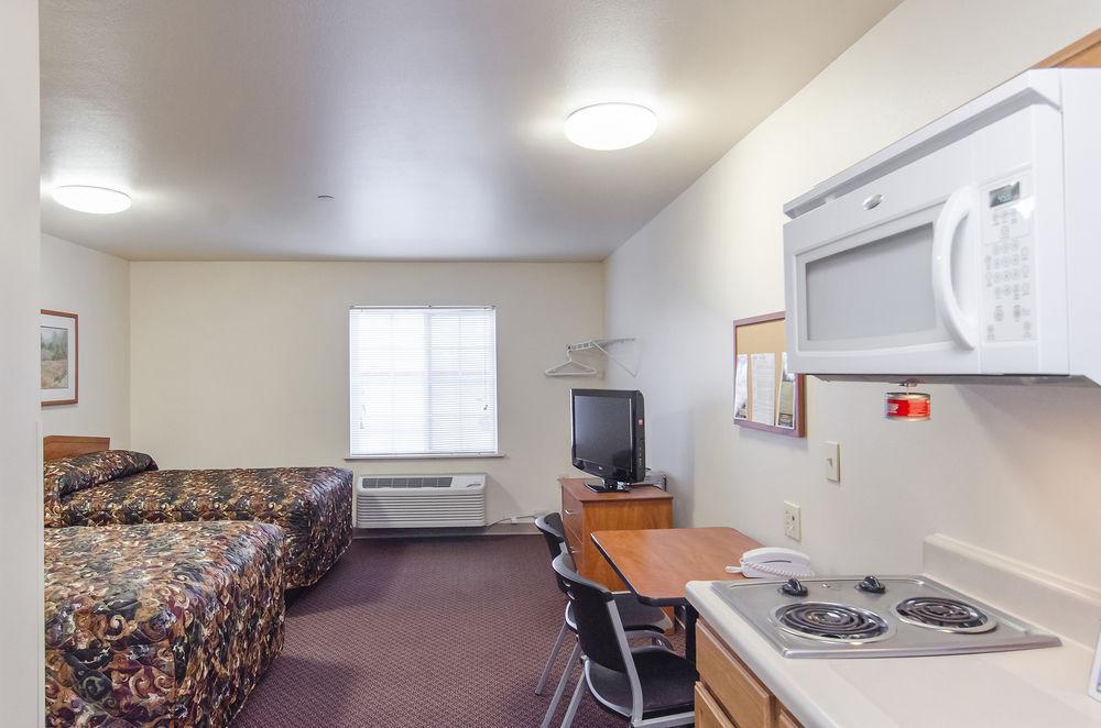 Woodspring Suites Champaign Near University Екстериор снимка