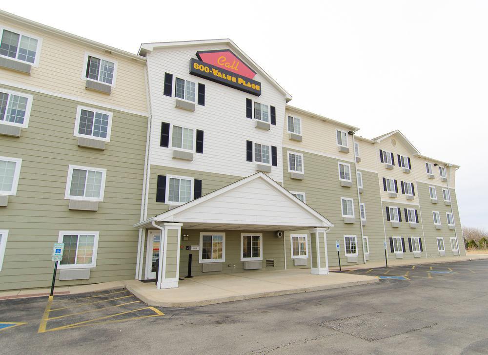 Woodspring Suites Champaign Near University Екстериор снимка