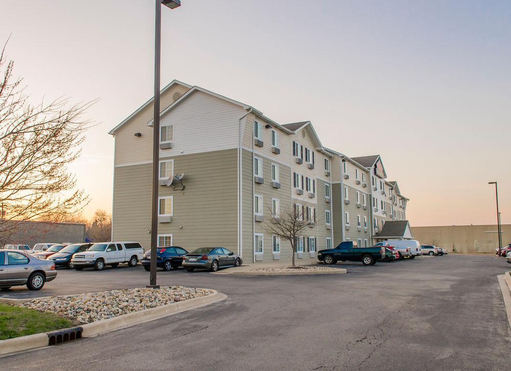 Woodspring Suites Champaign Near University Екстериор снимка