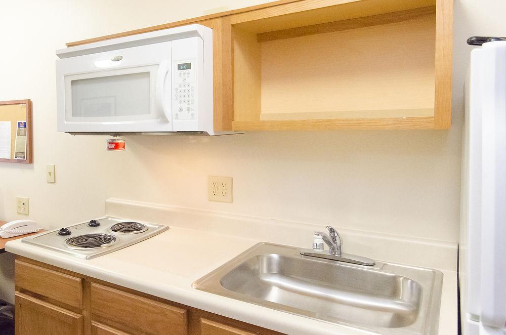 Woodspring Suites Champaign Near University Екстериор снимка