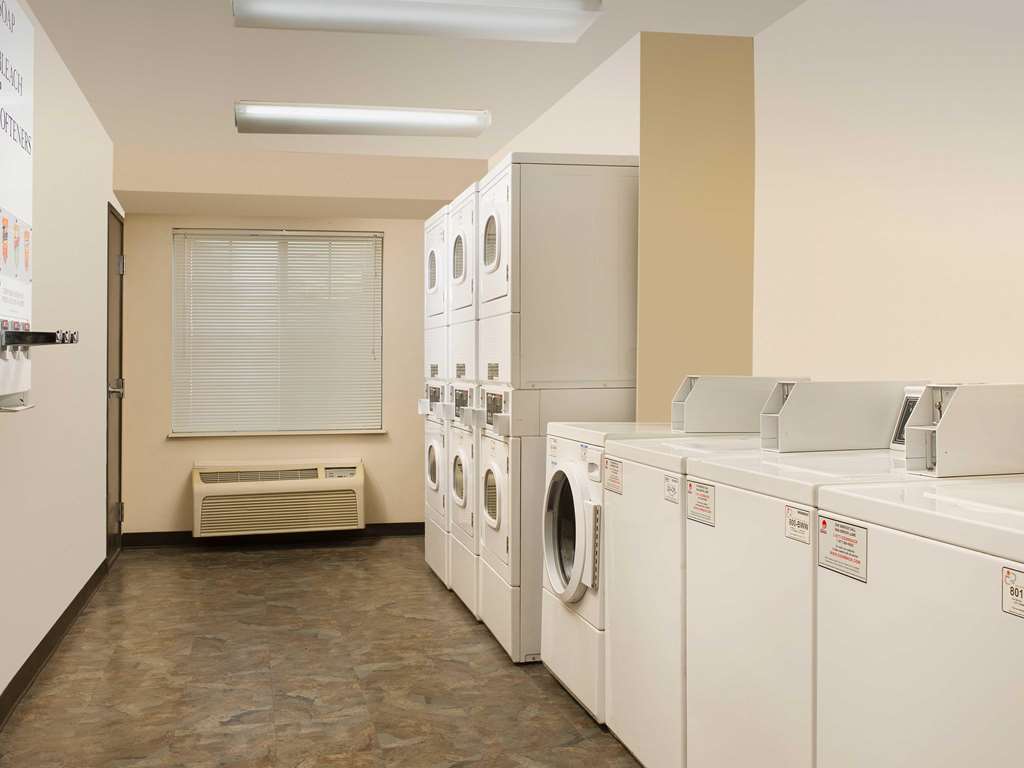 Woodspring Suites Champaign Near University Съоръжения снимка