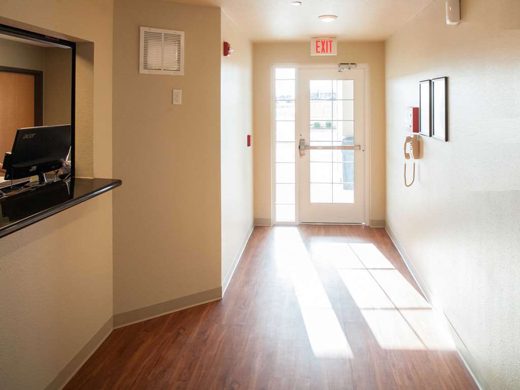 Woodspring Suites Champaign Near University Интериор снимка